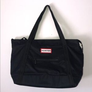 HUNTER Black Nylon Zippered Travel Tote/Shoulder Bag
✨LIKE NEW✨